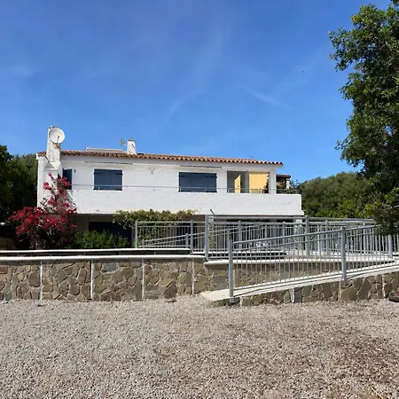 Bifamiliare Con Giardino Casa vacanze