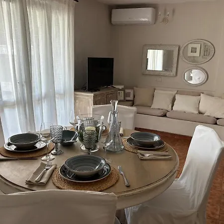 Bifamiliare Con Giardino Casa vacanze Olbia