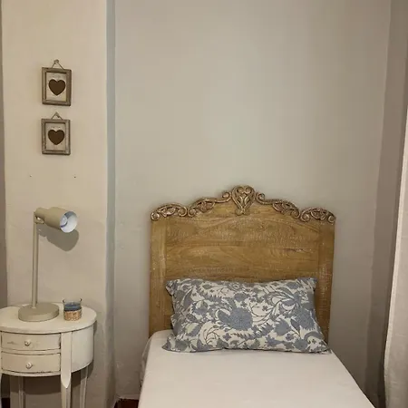 Bifamiliare Con Giardino * 奧爾比亞