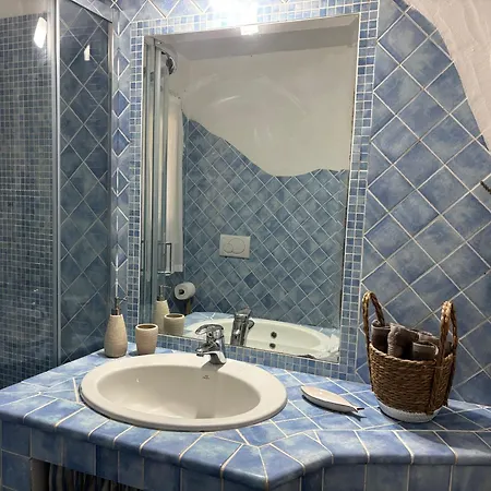 Bifamiliare Con Giardino Olbia